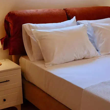 Private Maothis Willa Corfu (city)