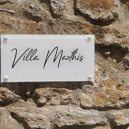 Private Maothis Villa *