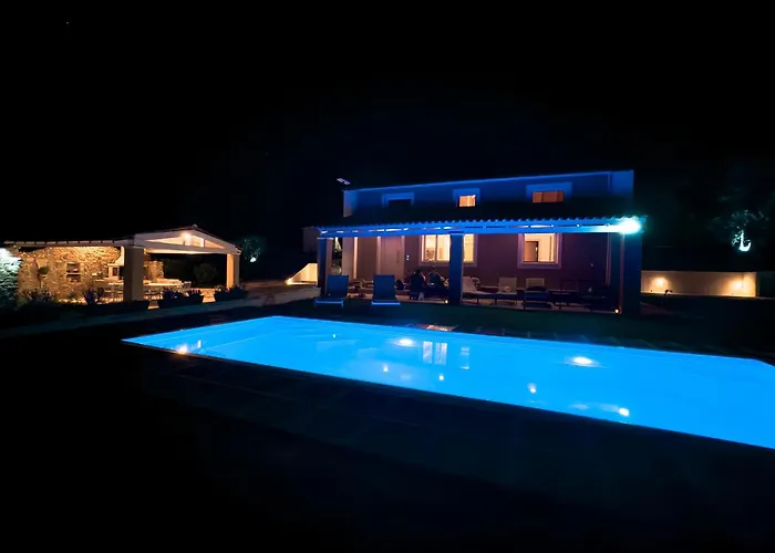 Private Maothis Villa *